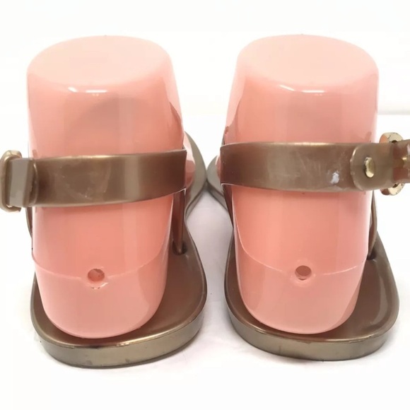 Michael Kors Womens Lillie Gold Size 7 MK Logo Plate Jelly Thong PVC Sandals - Picture 7 of 7